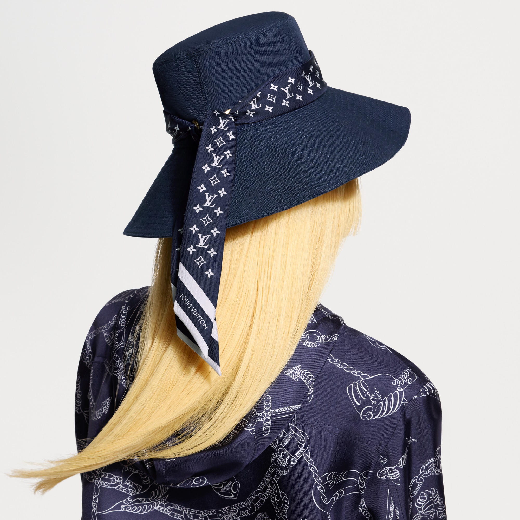 LOUIS VUITTON ウール100% スカーフ＆キャップ セット Monogram Silhouette Capeline S00 - Women - Accessories | LOUIS